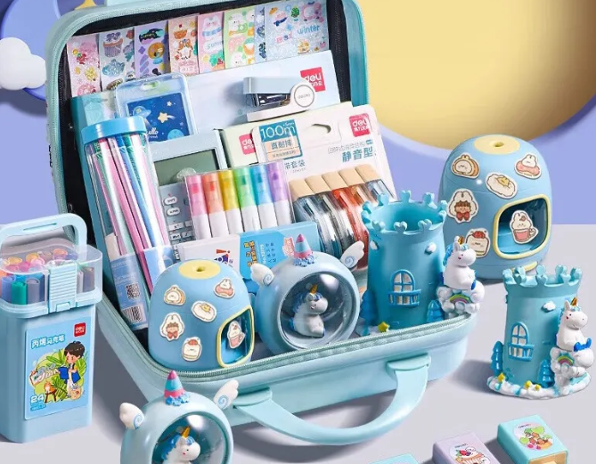 溥诗*困境家庭儿童想要一个文具礼包